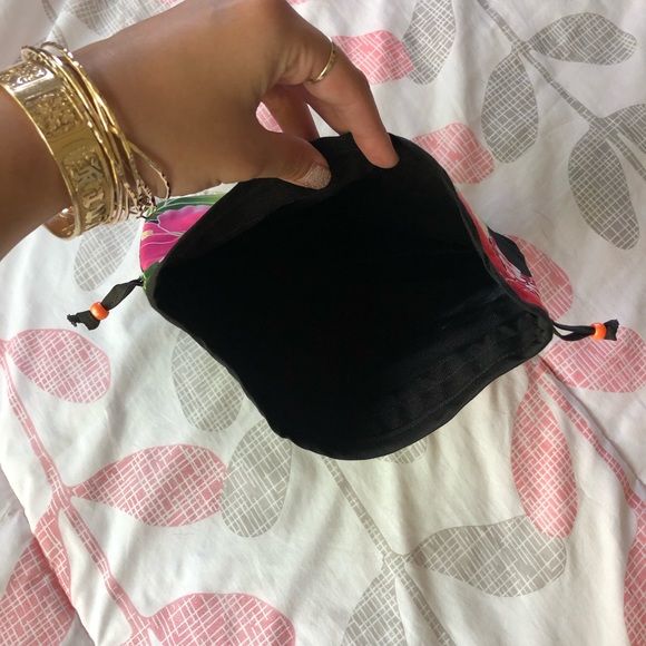 Handmade Jawstring Bag - Picture 3 of 4